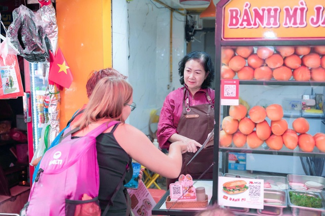 Bứt phá doanh thu mùa du lịch nhờ giải pháp thanh toán số - Ảnh 1.