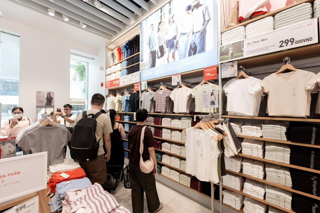 Trang phục tối giản và sự thay đổi trong cách người Việt mua sắm thời trang- Ảnh 6.