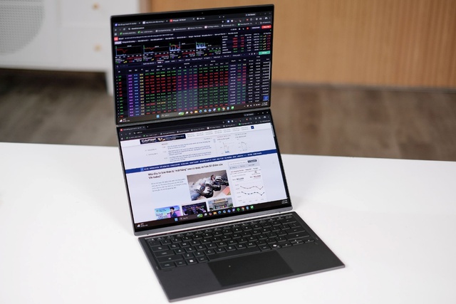 Dân tài chính dùng laptop này là “chuẩn”: Vừa soi chart, vừa làm việc- Ảnh 1.