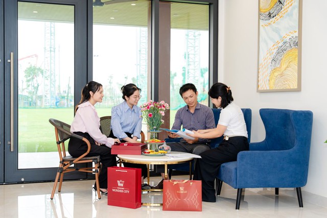 Loạt thương hiệu đình đám đổ bộ Vincom Plaza Đan Phượng, nhà phố Vinhomes Wonder City hưởng lợi lớn- Ảnh 1.