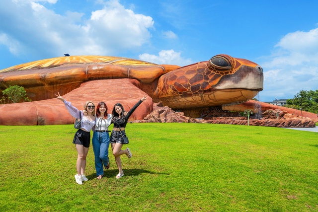 Điều g&igrave; đang khiến những &ldquo;đảo hội&rdquo; trở th&agrave;nh &ldquo;thỏi nam ch&acirc;m&rdquo; h&uacute;t kh&aacute;ch du lịch?- Ảnh 4.