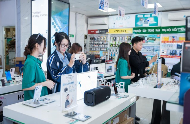 AI đang thay đổi c&aacute;ch người d&ugrave;ng trẻ chọn mua thiết bị c&ocirc;ng nghệ - Ảnh 1.