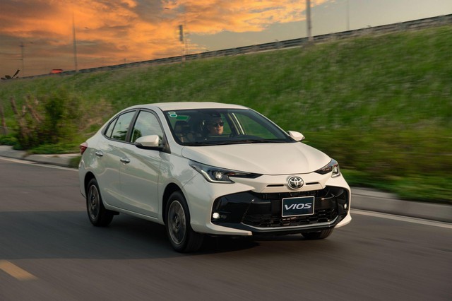 Toyota Vios đ&oacute;n h&egrave; với ưu đ&atilde;i 50% lệ ph&iacute; trước bạ, tiếp tục giữ sức h&uacute;t trong nh&oacute;m sedan dịch vụ- Ảnh 3.