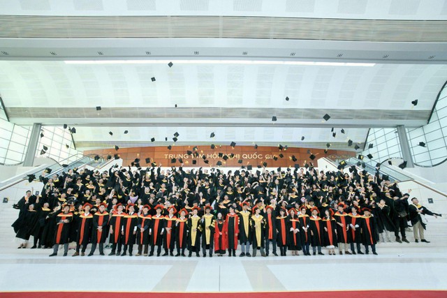 Hai hành trình khác biệt, chung đích đến thủ khoa ngành công nghệ tại FPT - Ảnh 2.