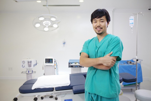 Đằng sau quyết định chỉnh mí là tầm nhìn lãnh đạo của nam doanh nhân- Ảnh 2.