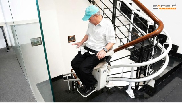 Thang ghế Stairlift - Giải pháp thân thiện cho người thân và ngôi nhà hiện hữu - Ảnh 1.