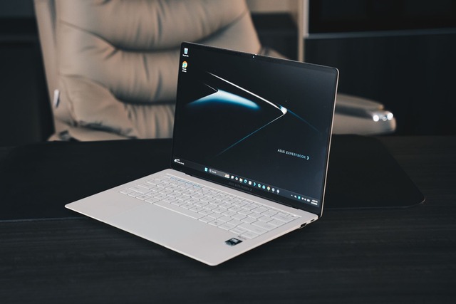 Chiếc laptop giá 100 triệu dành cho CEO có gì đặc biệt?- Ảnh 2.