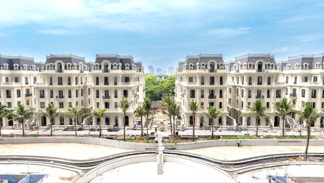 Cận cảnh BST dinh thự siêu sang giữa Ciputra: diện tích sàn cả ngàn m2, sổ đỏ trao tay ngay khi nhận nhà- Ảnh 2.