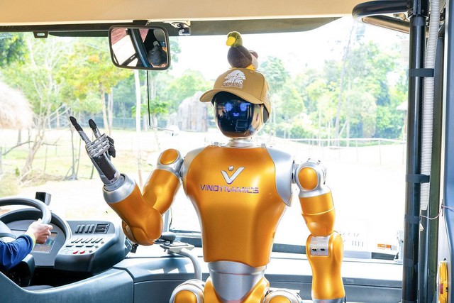 VinDynamics lần đầu ra mắt robot h&igrave;nh người tại hai sự kiện c&ocirc;ng nghệ h&agrave;ng đầu thế giới- Ảnh 3.