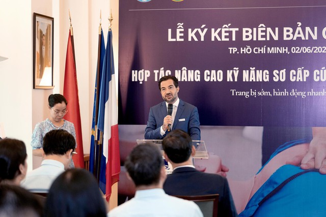 Hệ thống nhà thuốc mở rộng vai trò trạm hỗ trợ “bảo vệ sự sống” cho người dân- Ảnh 2.