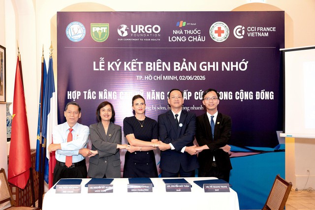 Hệ thống nhà thuốc mở rộng vai trò trạm hỗ trợ “bảo vệ sự sống” cho người dân- Ảnh 4.