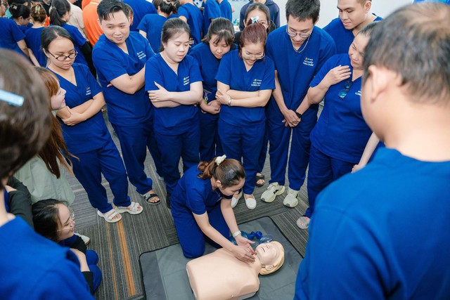 Bệnh viện hạng đặc biệt 115 năm tuổi bảo chứng chuyên môn sơ cấp cứu cho lực lượng y tế Long Châu- Ảnh 6.