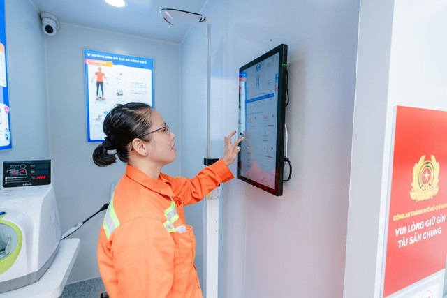 Thêm điểm tựa sức khỏe cho người dân TP.HCM: Trạm Công dân số lần đầu tiên có mặt ở phố đi bộ Nguyễn Huệ - Ảnh 5.