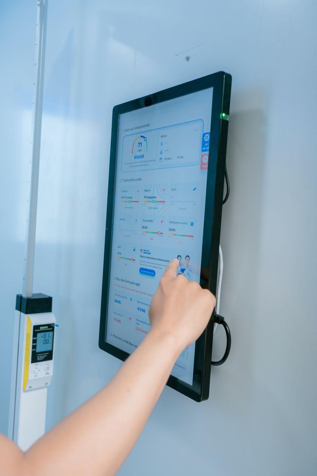 Thêm điểm tựa sức khỏe cho người dân TP.HCM: Trạm Công dân số lần đầu tiên có mặt ở phố đi bộ Nguyễn Huệ - Ảnh 6.