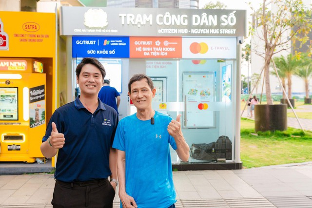 Thêm điểm tựa sức khỏe cho người dân TP.HCM: Trạm Công dân số lần đầu tiên có mặt ở phố đi bộ Nguyễn Huệ - Ảnh 8.