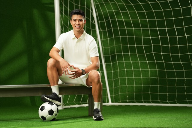 Trung vệ Đỗ Duy Mạnh "ghi bàn" ấn tượng vào khung thành thời trang của Aristino- Ảnh 1.