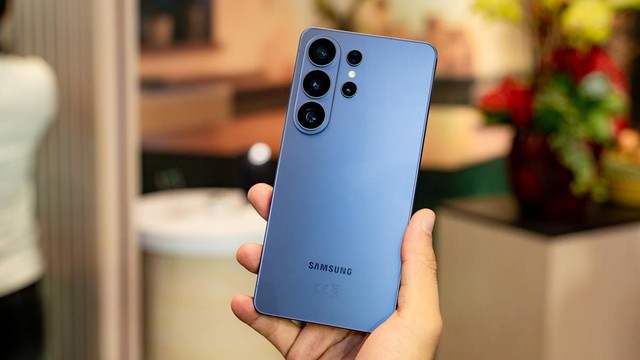 Samsung S26 Ultra, iPhone 17 Pro Max hay Xiaomi 17 Ultra: 30 - 35 triệu chọn m&aacute;y n&agrave;o? - Ảnh 2.