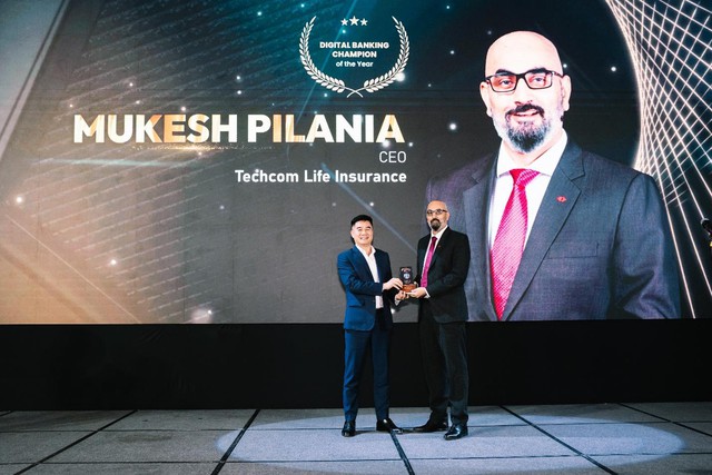 Techcom Life trở th&agrave;nh c&ocirc;ng ty bảo hiểm nh&acirc;n thọ ti&ecirc;n phong tại Việt Nam gi&agrave;nh c&uacute; đ&uacute;p giải thưởng The Asian Banker - Ảnh 3.