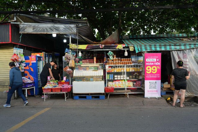 Thanh to&aacute;n &ldquo;trả sau&rdquo; theo người trẻ v&agrave;o hẻm xưa, gi&uacute;p qu&aacute;n truyền thống h&ograve;a nhịp thời đại- Ảnh 8.