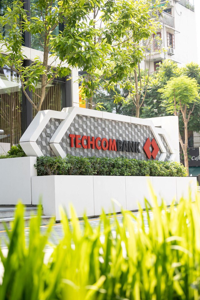 Lợi nhuận qu&yacute; 2 Techcombank chạm đỉnh mới từ động lực tăng trưởng đa chiều - Ảnh 1.