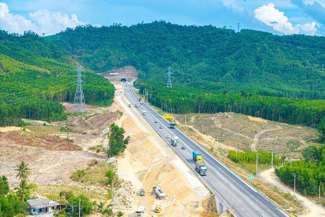 Đèo Cả (HHV) dự báo lợi nhuận sau thuế bán niên vượt 382 tỷ đồng- Ảnh 2.