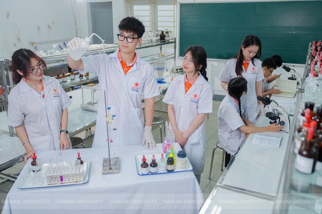 Điểm thi phân hóa, thí sinh cần thận trọng khi đăng ký nguyện vọng đại học- Ảnh 2.