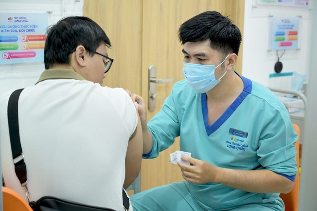 Quá tuổi, đã lập gia đình là không cần tiêm HPV, nhiều người tiếc nuối vì hiểu lầm kéo dài nhiều năm - Ảnh 2.