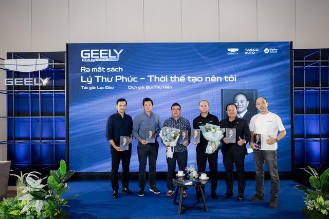 Alpha Books và Tasco Auto ra mắt sách “Lý Thư Phúc - Thời thế tạo nên tôi”- Ảnh 3.