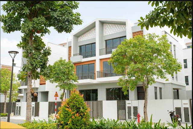Hạ tầng khu Tây TP.HCM hoàn thiện, bất động sản nhà phố hút khách - Ảnh 3.