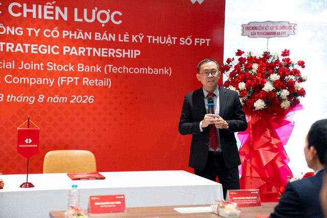 FPT Retail & Techcombank bắt tay phát triển hệ sinh thái tài chính số, nâng cao trải nghiệm mua sắm công nghệ - Ảnh 1.