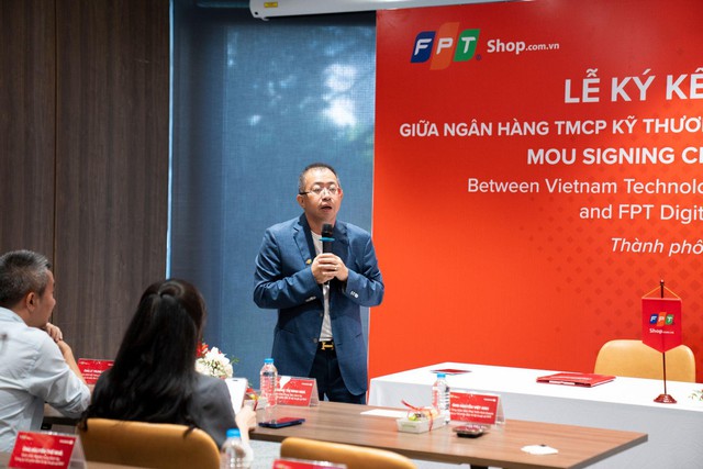 FPT Retail & Techcombank bắt tay phát triển hệ sinh thái tài chính số, nâng cao trải nghiệm mua sắm công nghệ - Ảnh 2.