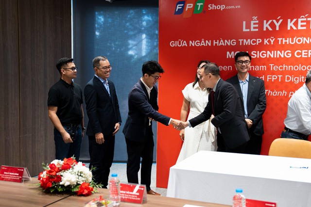 FPT Retail & Techcombank bắt tay phát triển hệ sinh thái tài chính số, nâng cao trải nghiệm mua sắm công nghệ - Ảnh 4.