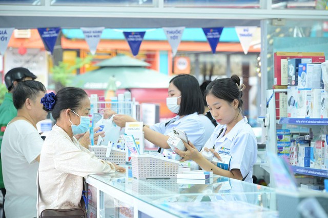Số ca mắc Covid-19 tăng, th&ecirc;m lựa chọn điều trị cho bệnh nh&acirc;n nguy cơ cao tiến triển nặng - Ảnh 2.