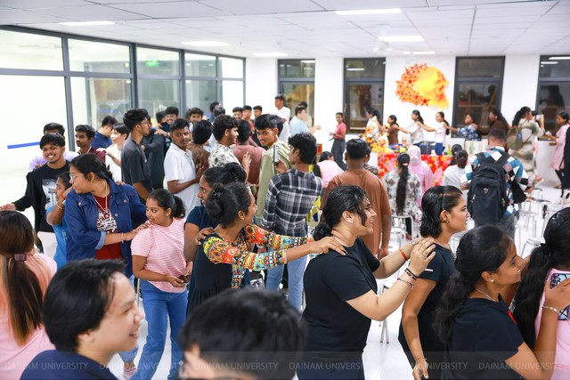 Hơn 500 sinh viên quốc tế hội tụ tại một trường đại học Việt Nam- Ảnh 4.