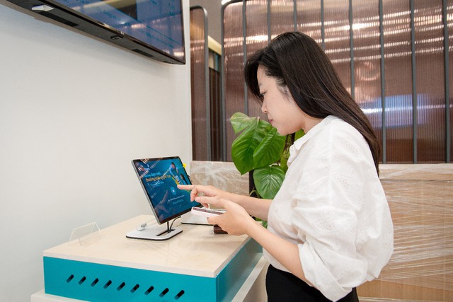 ABBank: Khi hành trình giao dịch được thiết kế theo nhu cầu khách hàng tại quầy- Ảnh 1.