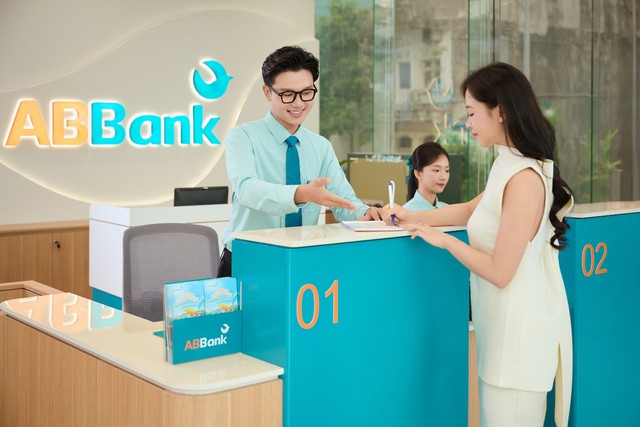 ABBank: Khi hành trình giao dịch được thiết kế theo nhu cầu khách hàng tại quầy- Ảnh 2.