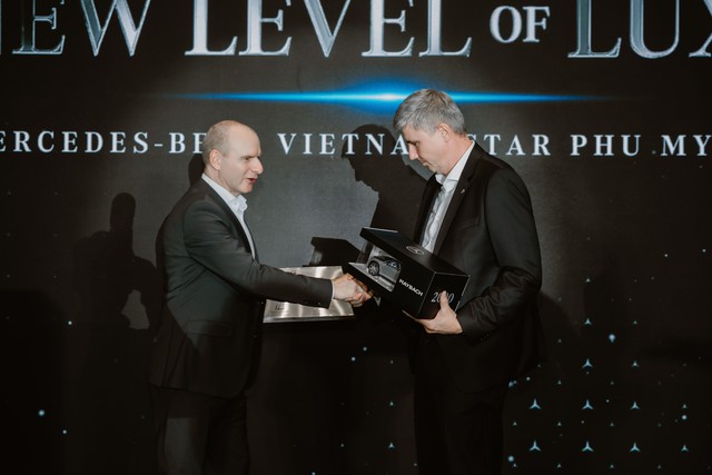 Mercedes-Benz Vietnam Star Automobile: Chuẩn mực mới của sự sang trọng - Ảnh 1.