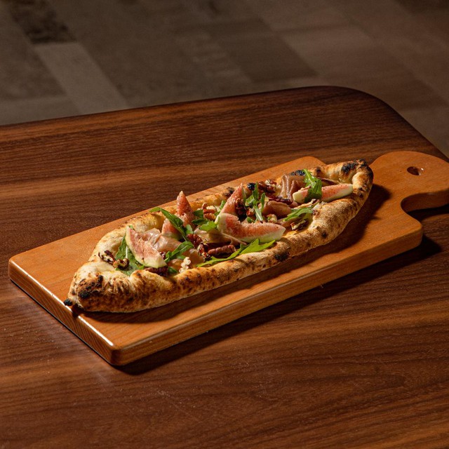 NOI - Nghệ thuật nướng củi và những chiếc Pizza đế thuyền độc đáo - Ảnh 2.