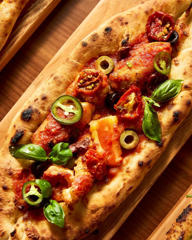 NOI - Nghệ thuật nướng củi và những chiếc Pizza đế thuyền độc đáo - Ảnh 3.