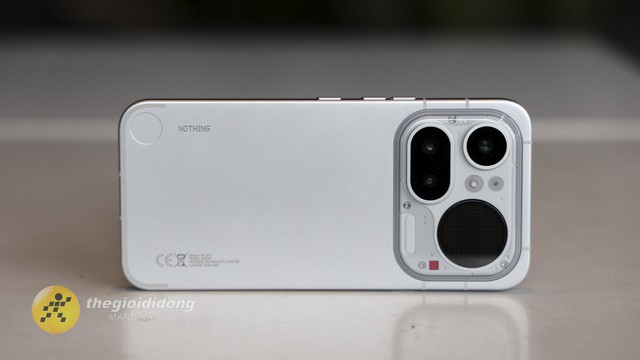 Điện thoại độc lại Nothing Phone 4a với mặt lưng trong suốt chính thức ra mắt - Ảnh 1.