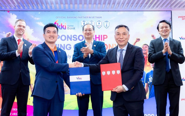 Hai &ldquo;Madam&rdquo; v&agrave; mối duy&ecirc;n với b&oacute;ng đ&aacute; Việt Nam - Th&aacute;i Lan - Ảnh 2.