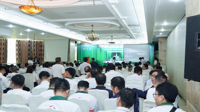 BYD NEG bắt tay Vinasun, gần 200 t&agrave;i xế được đ&agrave;o tạo về xe điện- Ảnh 1.