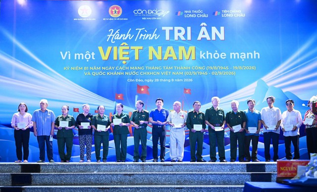 Long Châu nối dài hành trình tri ân tại vùng đảo tiền tiêu thiêng liêng Côn Đảo- Ảnh 5.