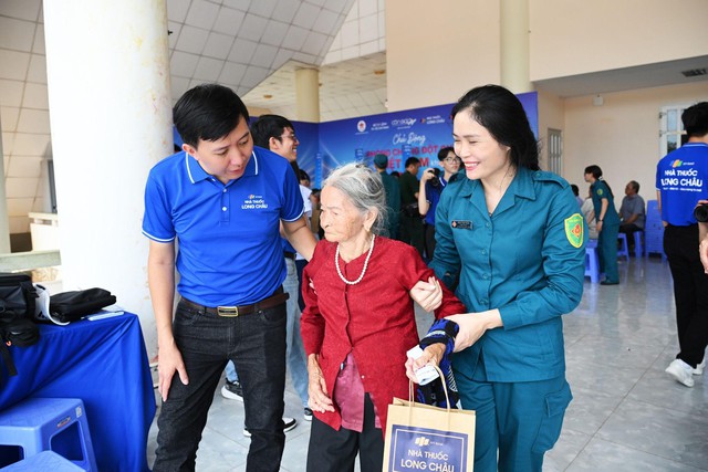 Long Châu nối dài hành trình tri ân tại vùng đảo tiền tiêu thiêng liêng Côn Đảo- Ảnh 9.