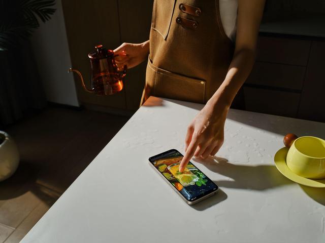 Thế Giới Di Động chơi lớn tặng combo ưu đ&atilde;i gần nửa gi&aacute; m&aacute;y khi mua REDMI 17 Series - Ảnh 3.