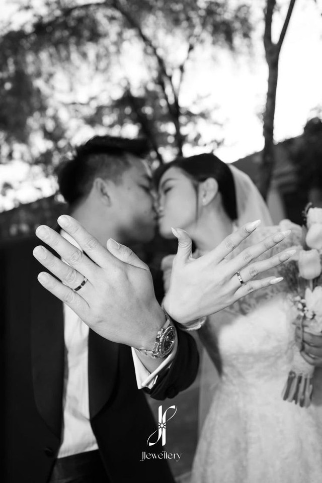 Xu hướng nhẫn cưới cá nhân hóa: Khi dấu ấn của cặp đôi trở thành một phần của thiết kế - Ảnh 3.