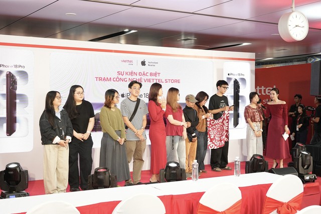 Khách hàng Viettel Store được trải nghiệm iPhone 18 Pro series giữa không gian Metro Bến Thành - Ảnh 3.