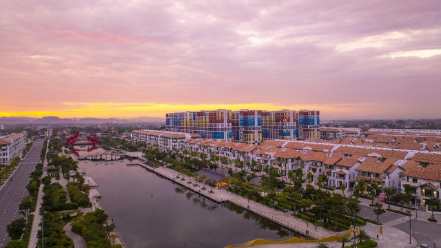 ‏Trốn khói bụi, tắc đường, kiến trúc sư trẻ quyết đưa cả nhà về Sun Urban City sống‏ - Ảnh 2.
