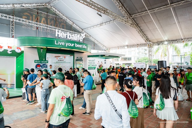 Herbalife Việt Nam đồng hành cùng hơn 7.000 vận động viên tại VnExpress Marathon Nghệ An 2026 - Ảnh 2.