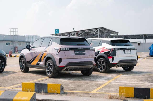 Dàn xe Lynk & Co 06 ‘khoác’ bộ tem phong cách mới- Ảnh 2.